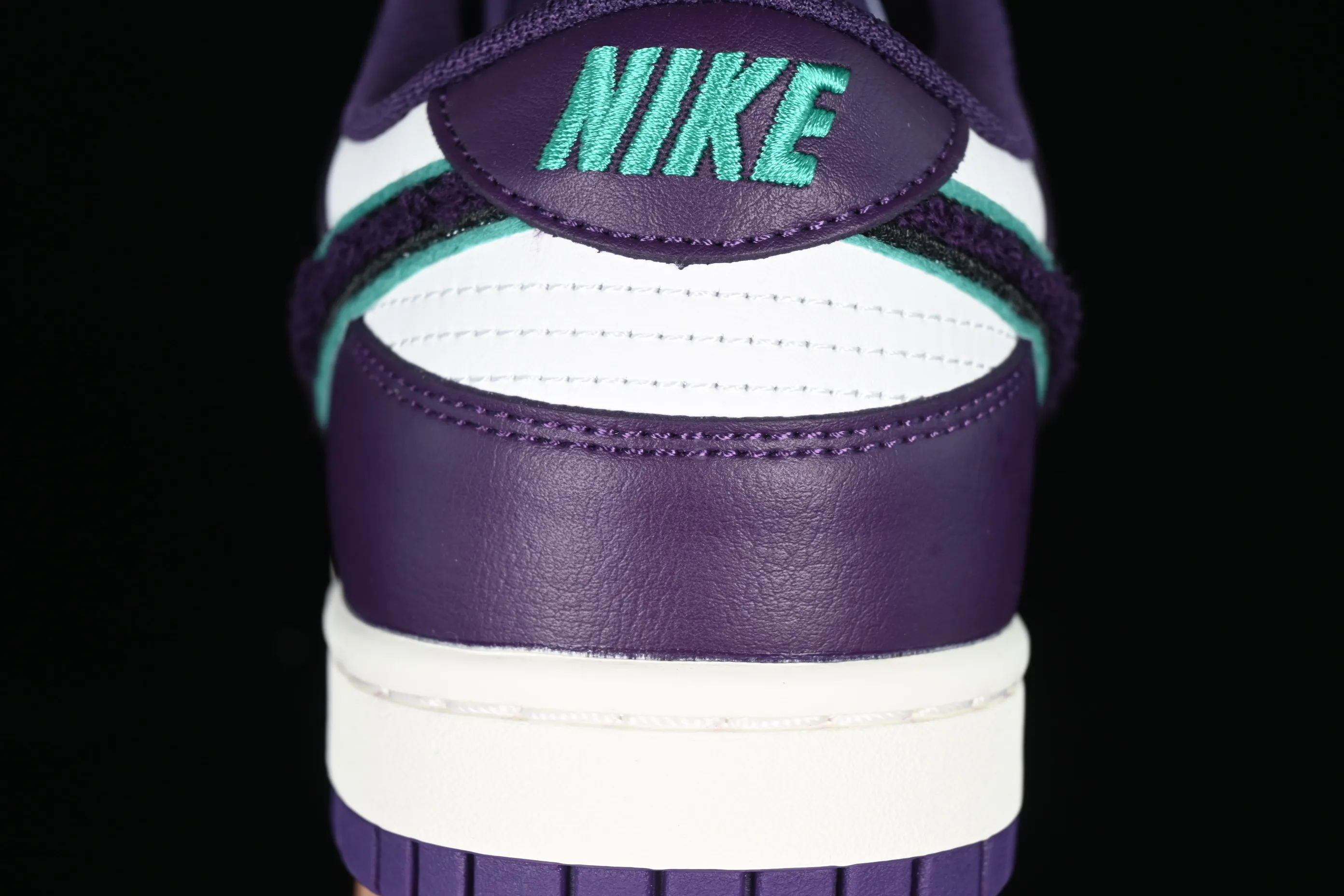 All Categories Nk SB Dunk Series Nk SB Dunk Low Low-top sneakers Nk SB Dunk Low "Chenille Swoosh" Chenille SB low-top sports and leisure sneakers DQ7683-100
